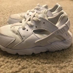 All White Nike Huaraches Size 8C Toddler shoe